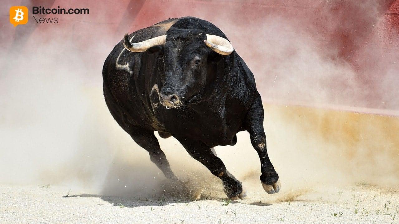 比特币价格下跌至9万美元，但多头情绪仍保持不变。