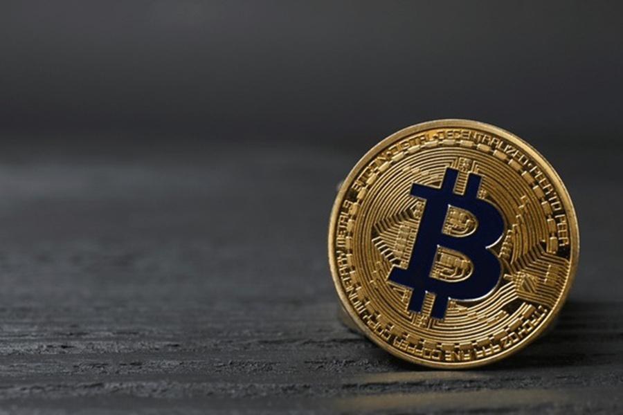 比特币SOPR揭示长期持有者大规模获利了结——比特币遭遇困境？